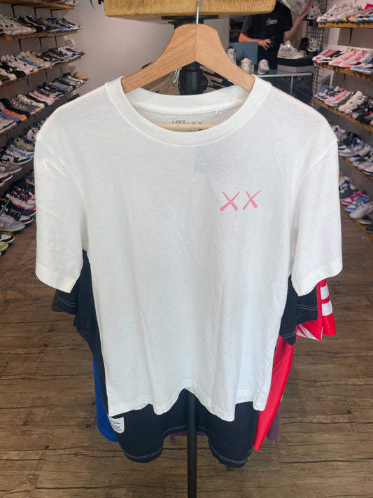 Uniqlo KAWS Tee (M)