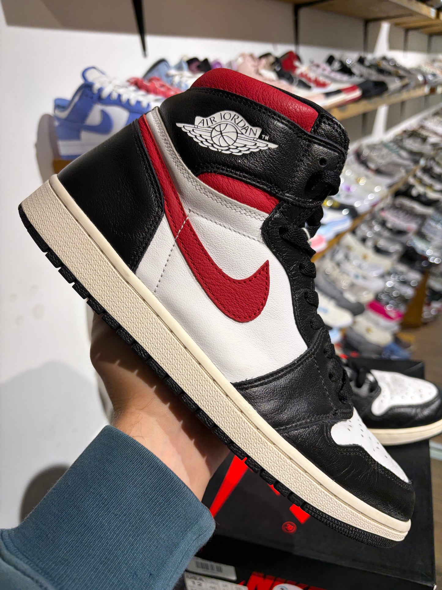 Air Jordan 1 Retro High Black Gym Red UK 11