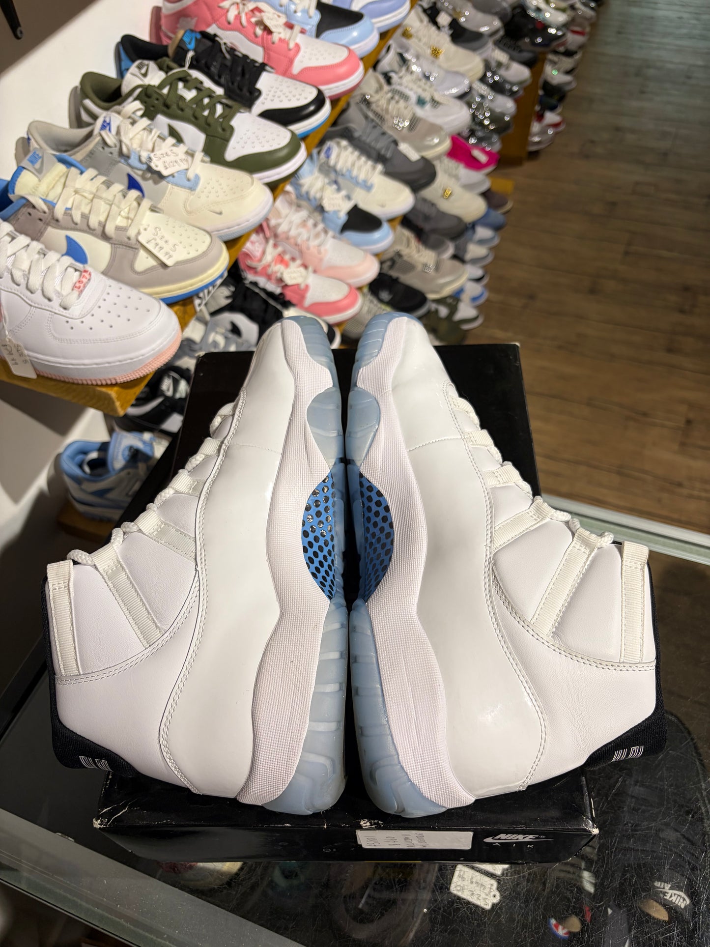 Air Jordan 11 Retro Legend Blue