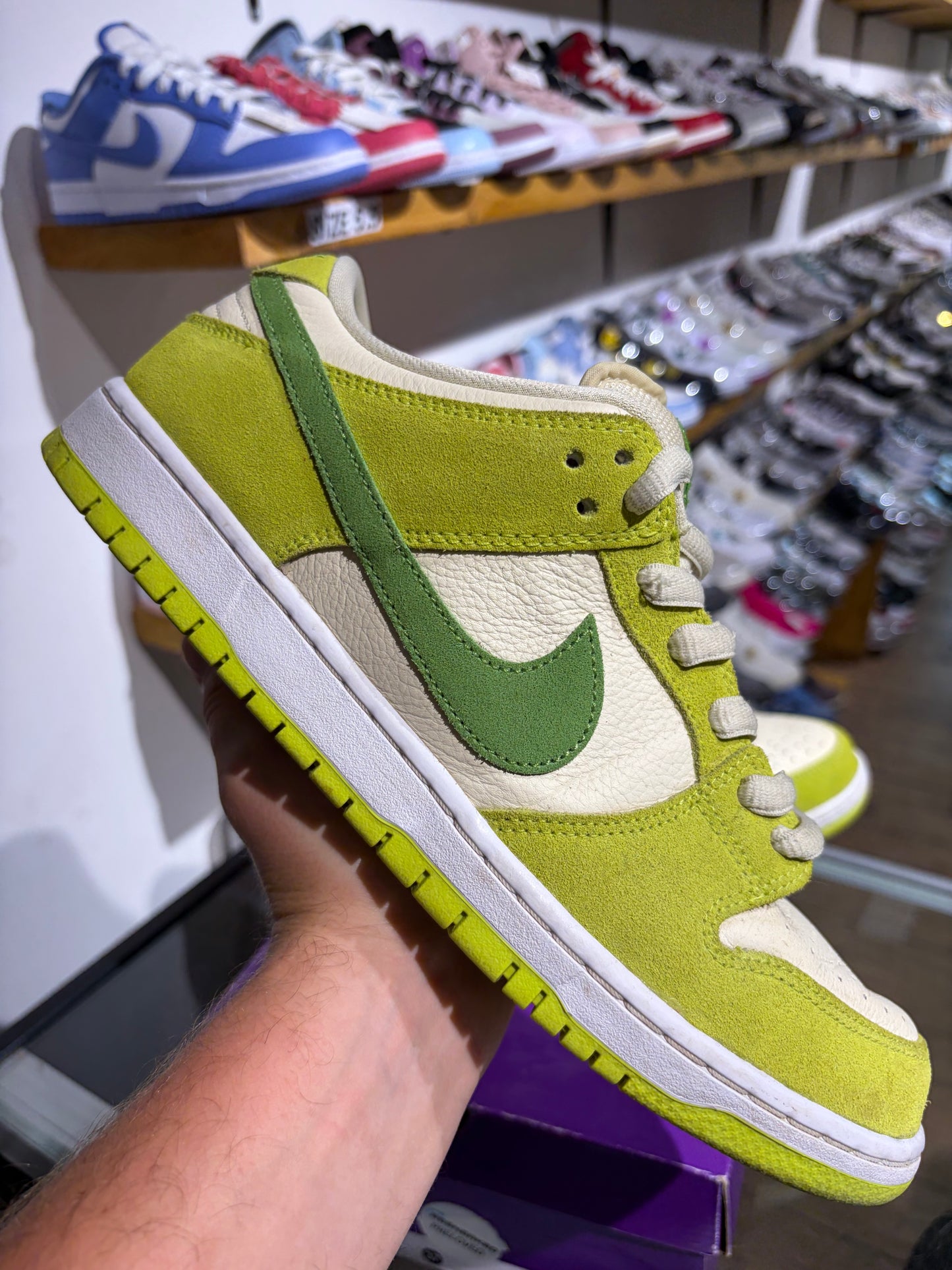 Nike SB Dunk Low Apple UK 10