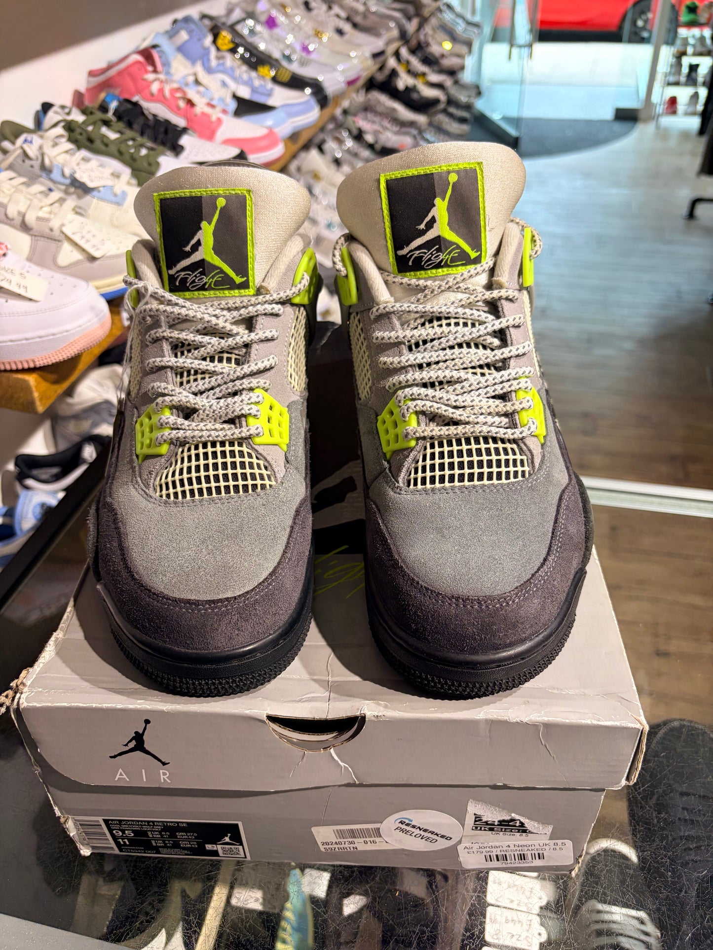 Air Jordan 4 Neon UK 8.5
