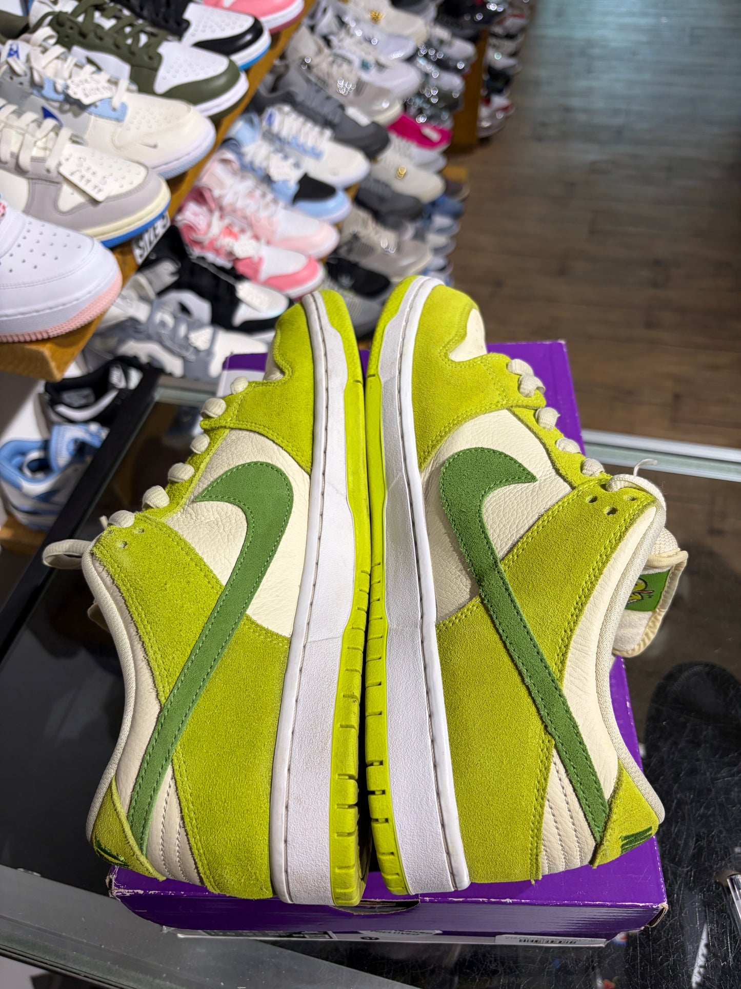 Nike SB Dunk Low Apple UK 10