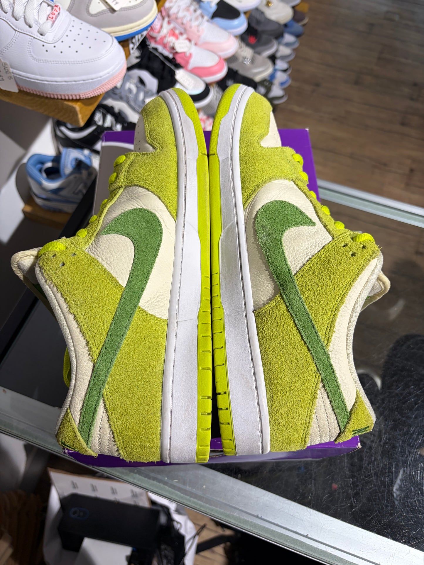 Nike SB Dunk Low Apple UK 11