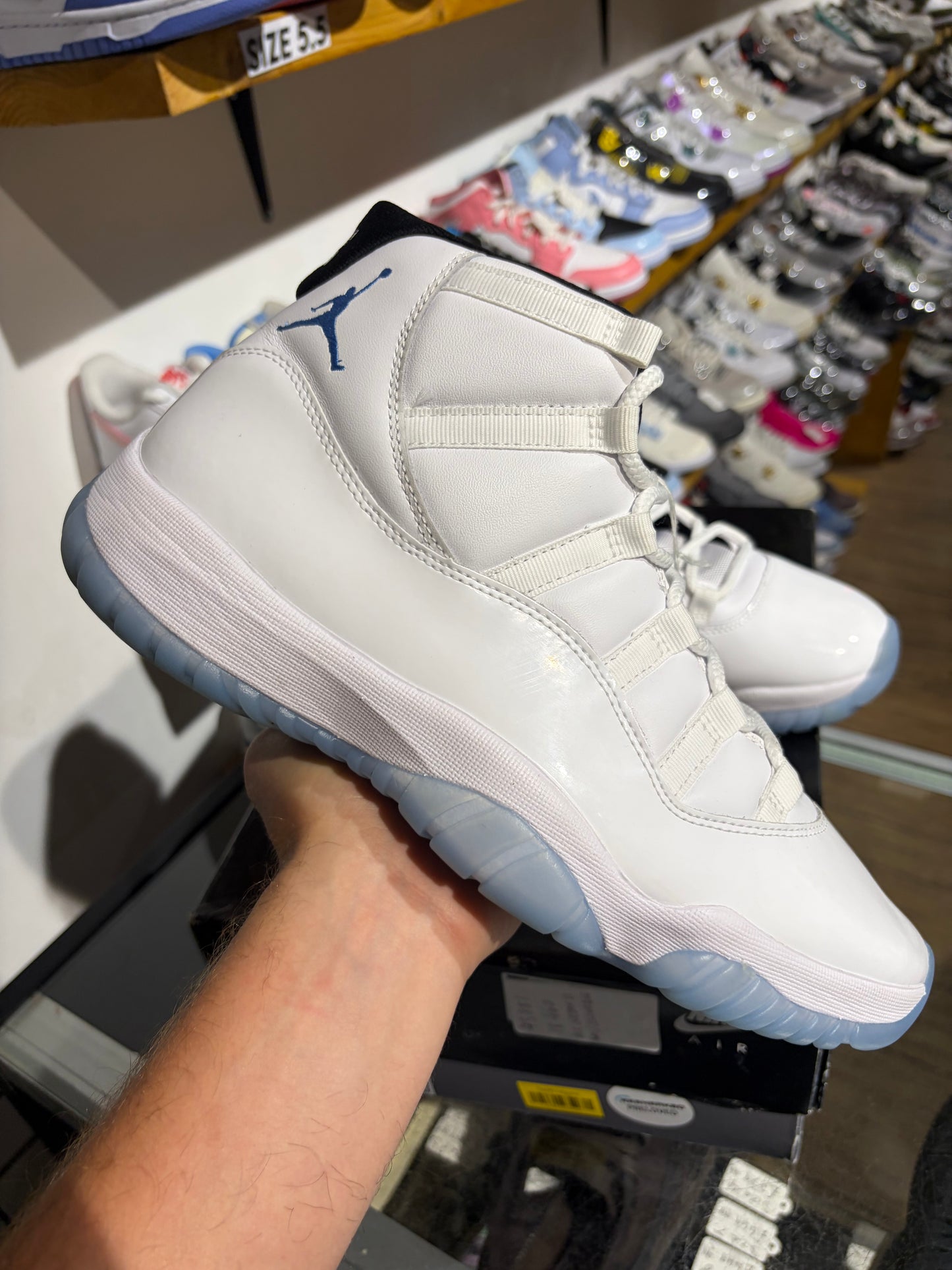 Air Jordan 11 Retro Legend Blue