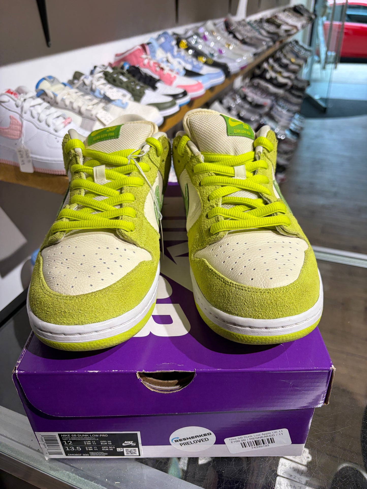Nike SB Dunk Low Apple UK 11