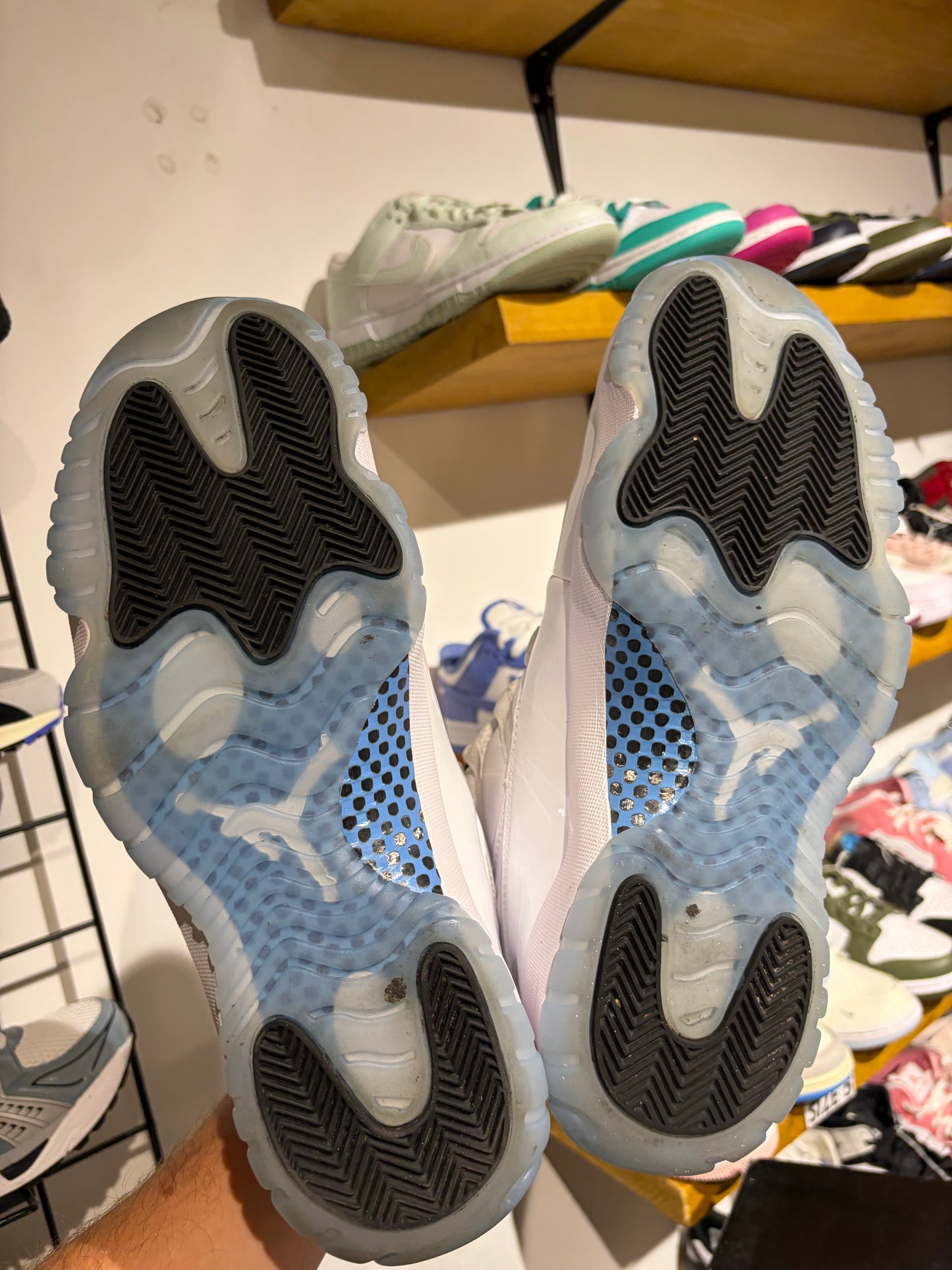 Air Jordan 11 Retro Legend Blue