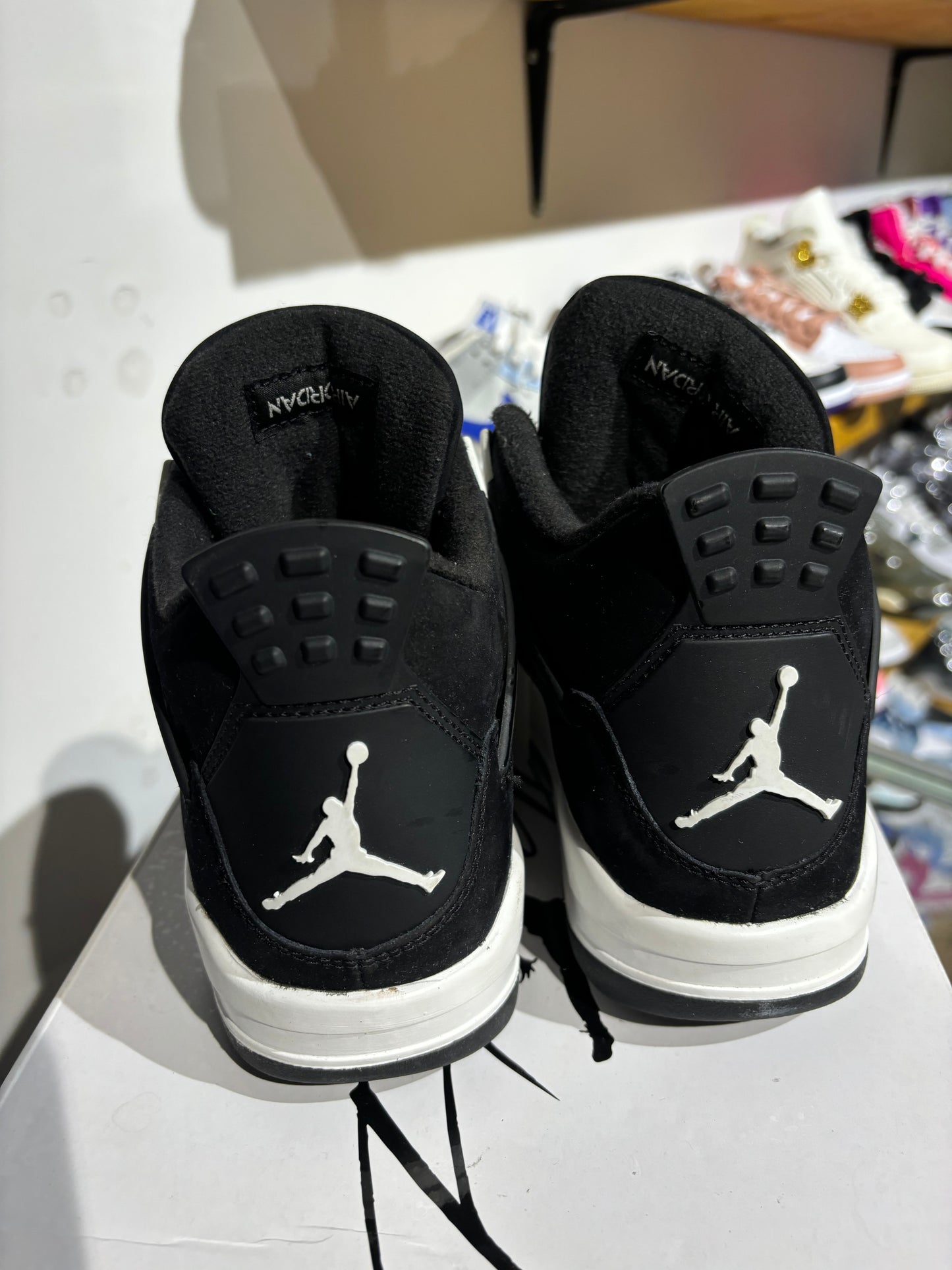 Jordan 4 White Thunder UK 5.5 (GS)