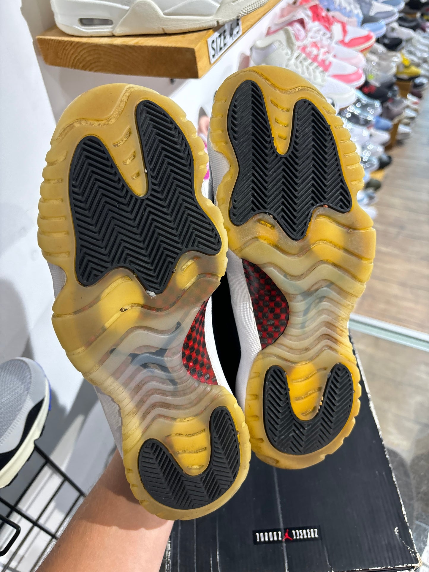 Air Jordan 11 72-10 UK 7