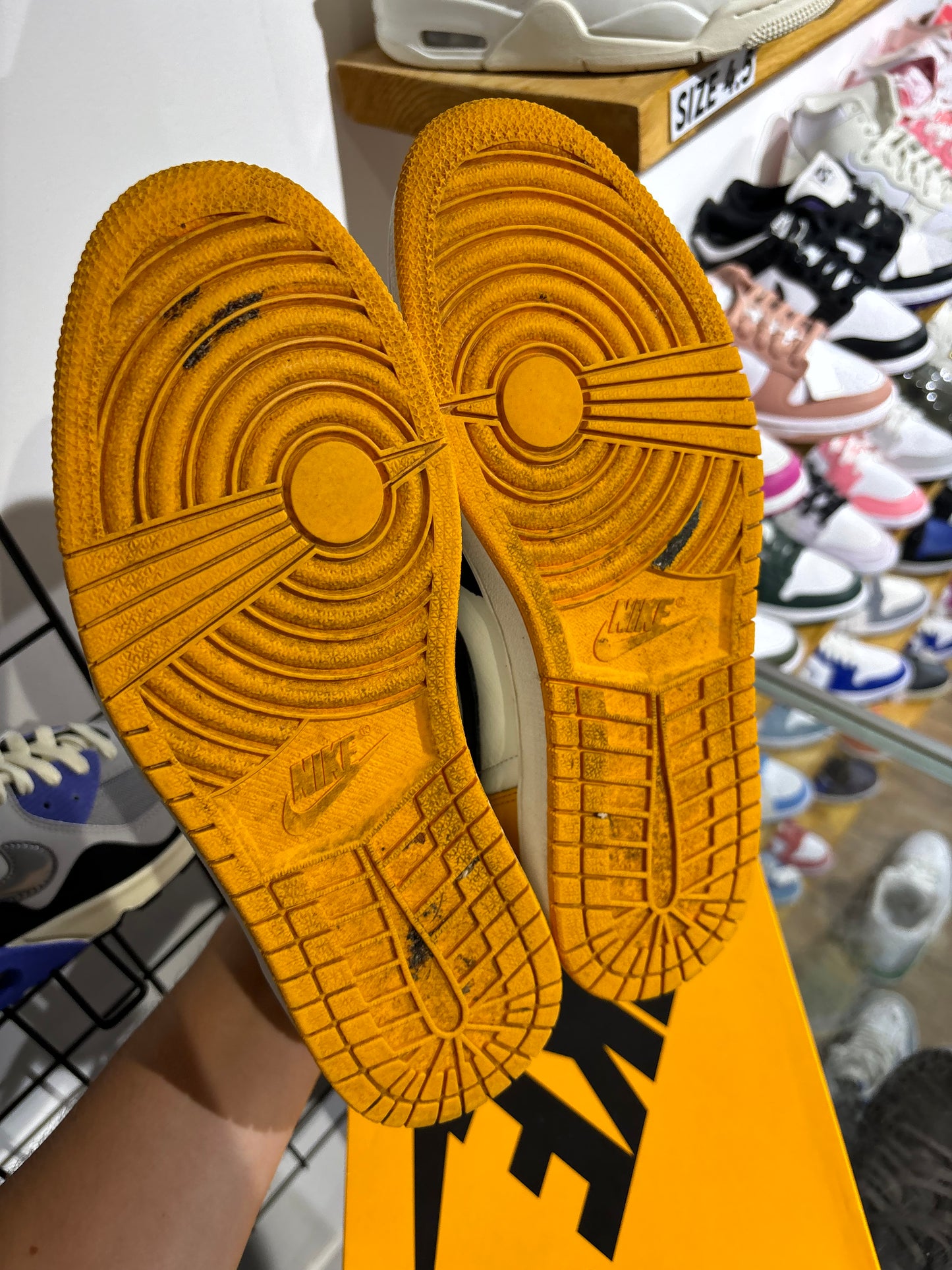Jordan 1 High Taxi UK 8