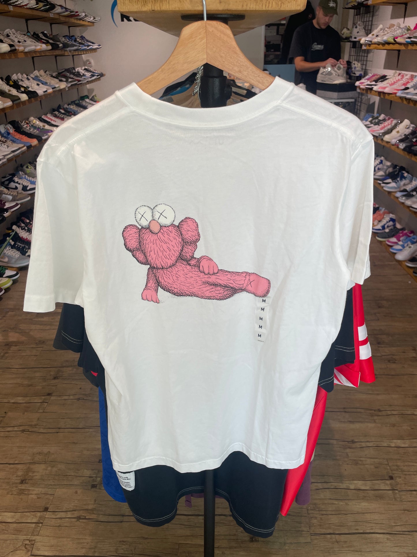 Uniqlo KAWS Tee (M)