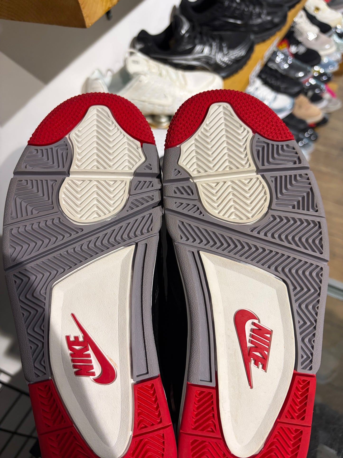 Jordan 4 Bred UK 6