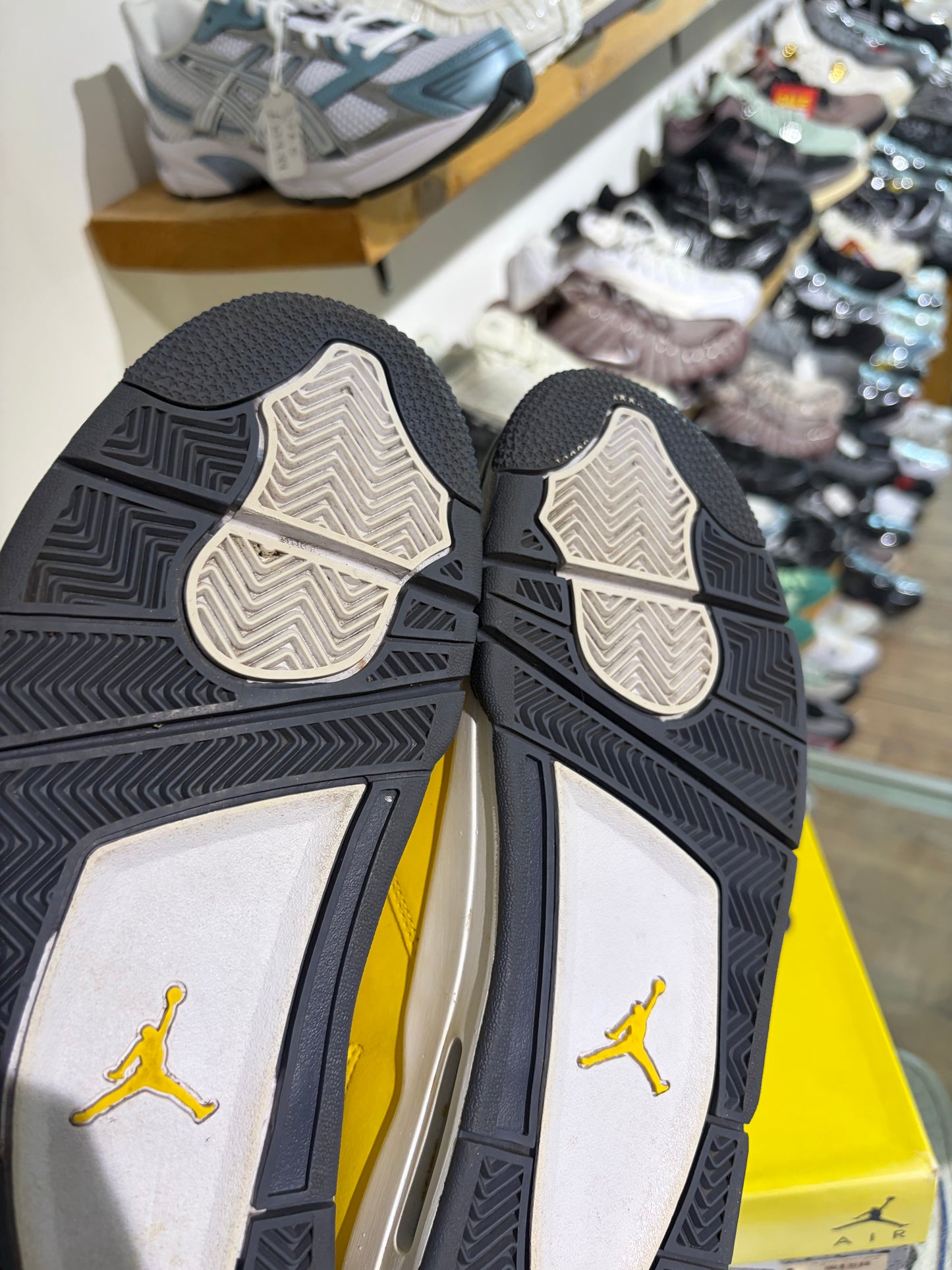 Jordan 4 Lightning UK 7.5 #145