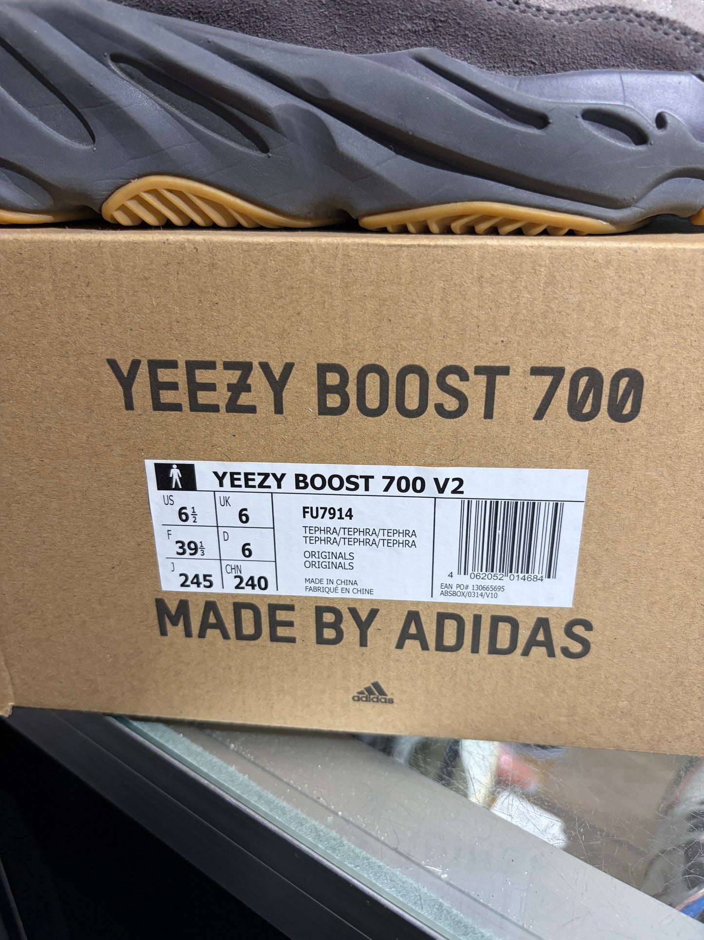 YZY Tephra UK 6