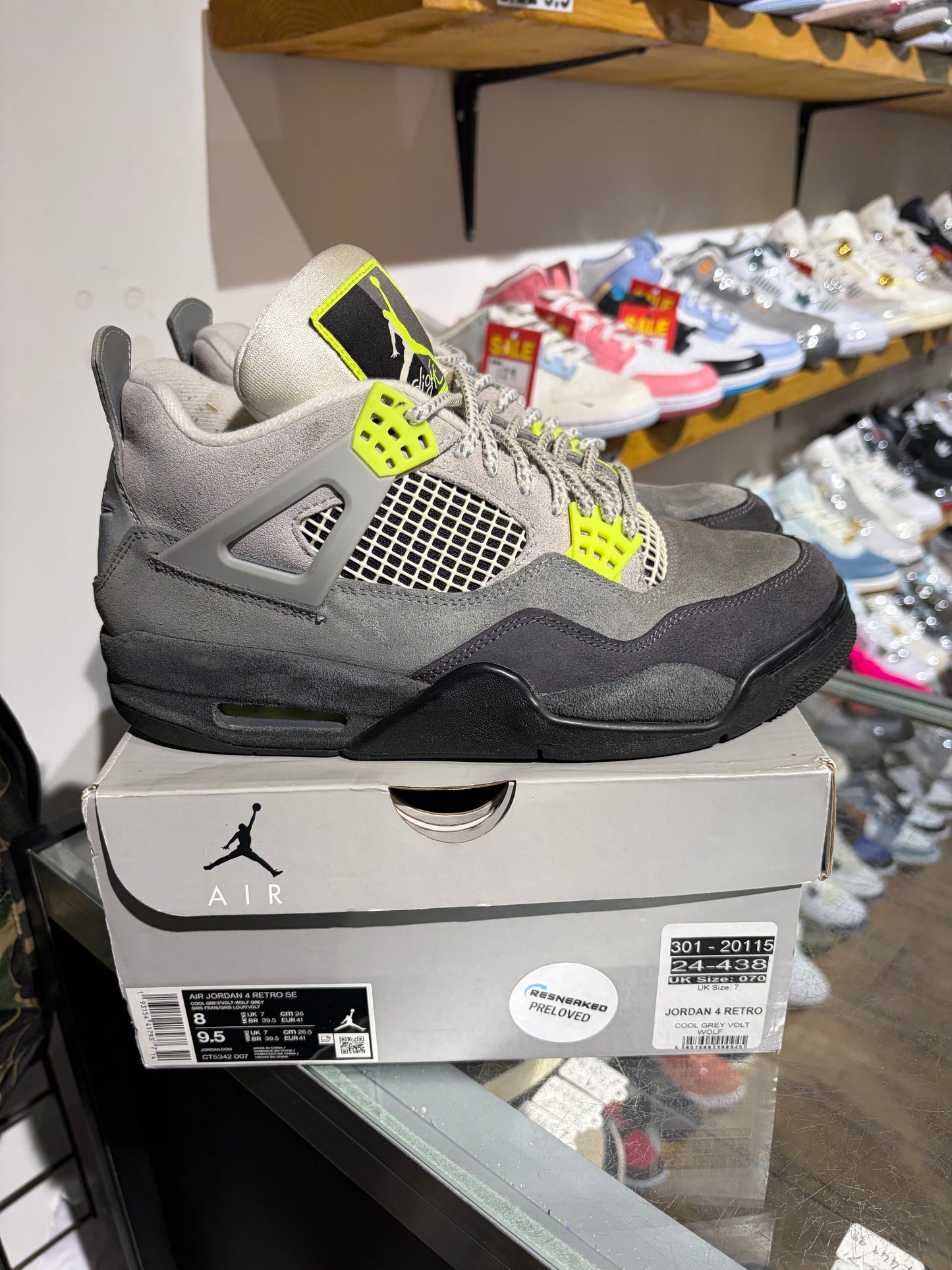 Air Jordan 4 Neon UK 7