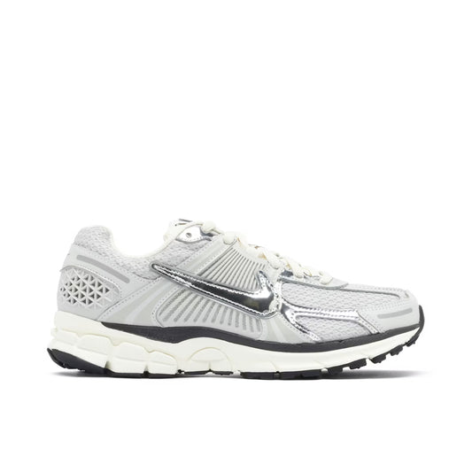 Nike Zoom Vomero 5 Photon Dust Chrome (W)