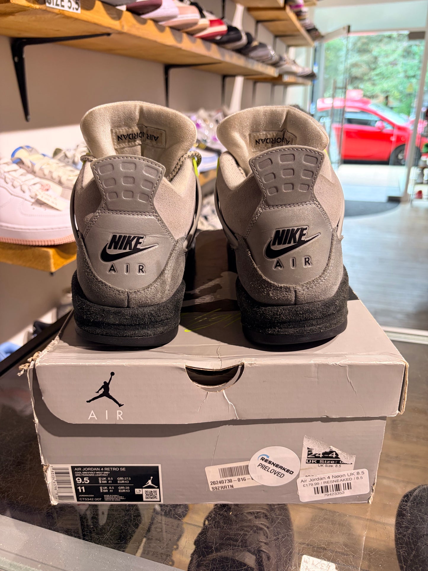 Air Jordan 4 Neon UK 8.5