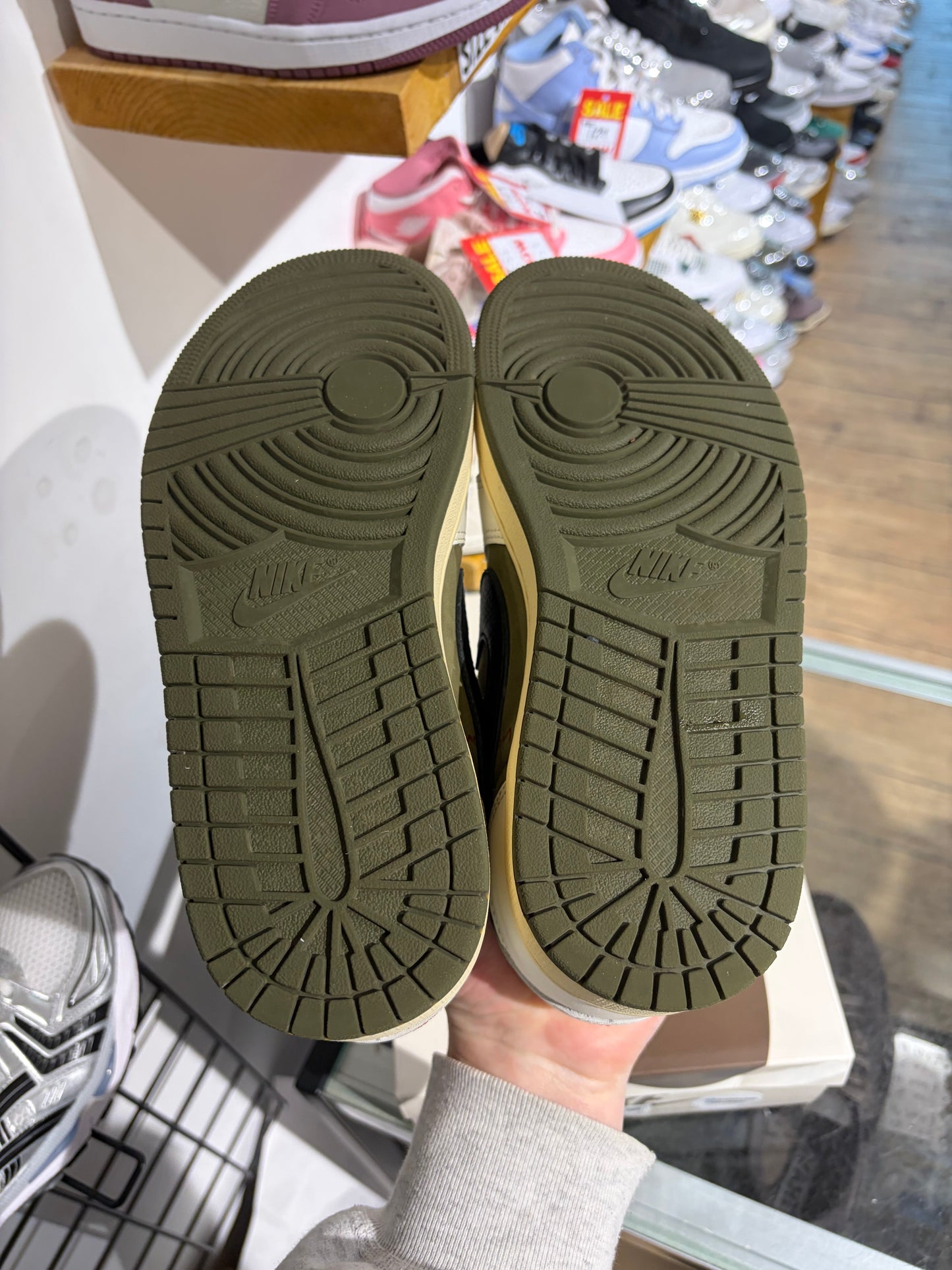 Air Jordan 1 Low Travis Scott Medium Olive UK 7