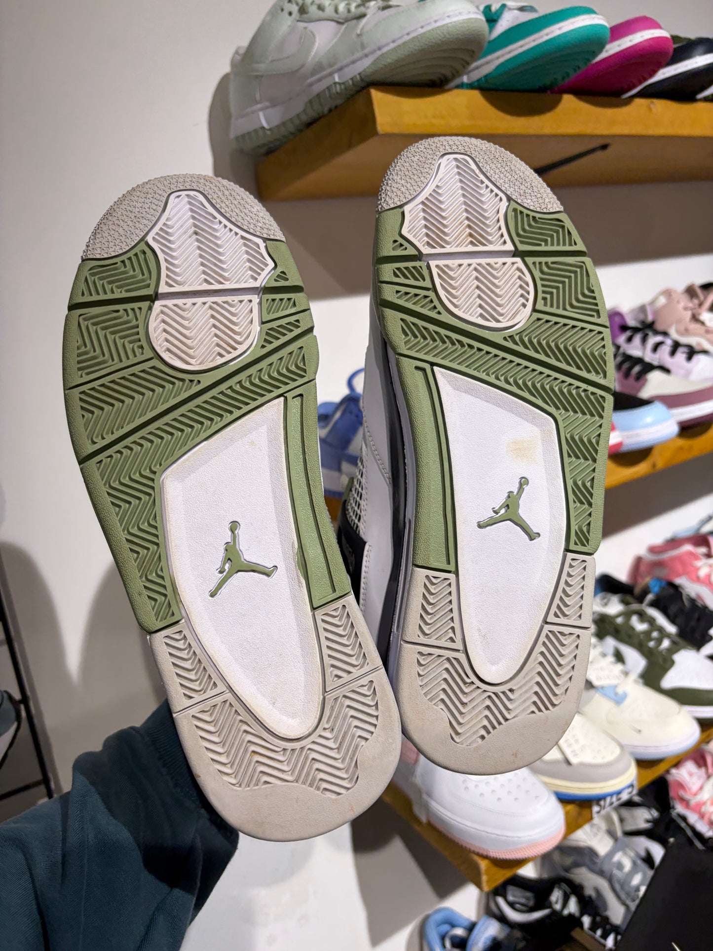 Air Jordan 4 Seafoam (W) UK 9