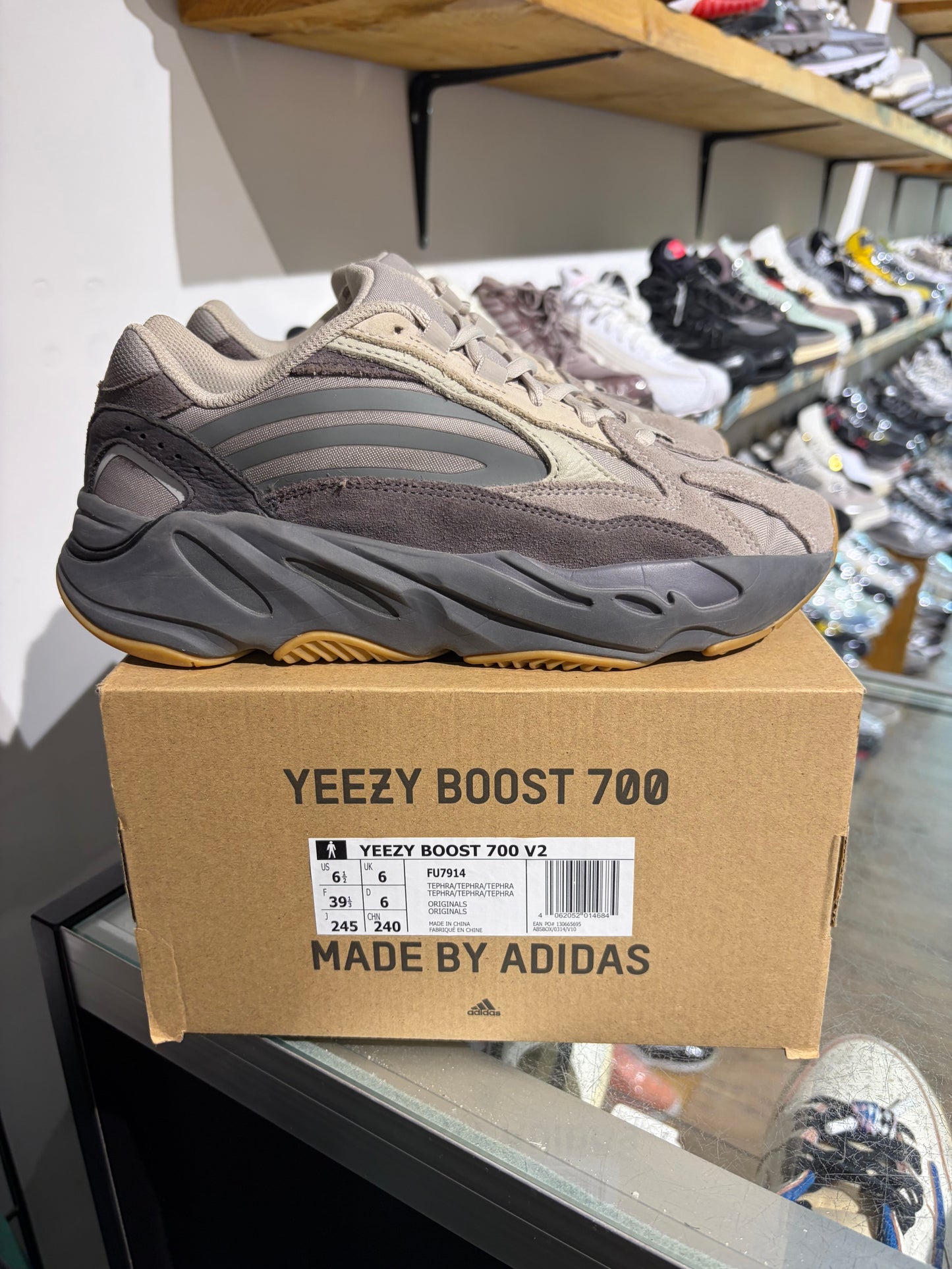 YZY Tephra UK 6