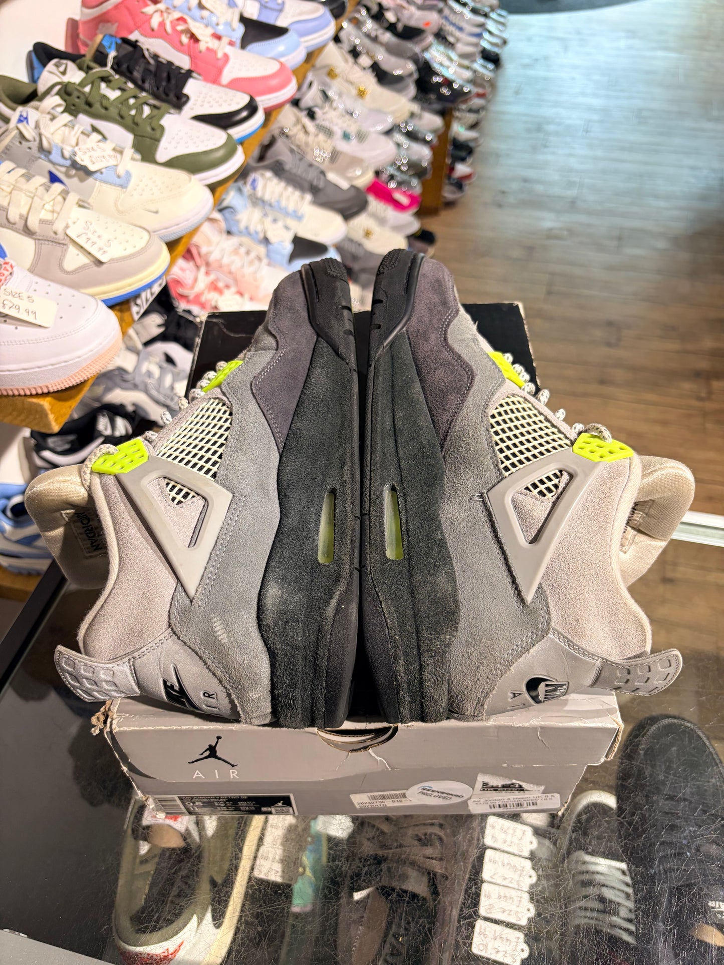 Air Jordan 4 Neon UK 8.5