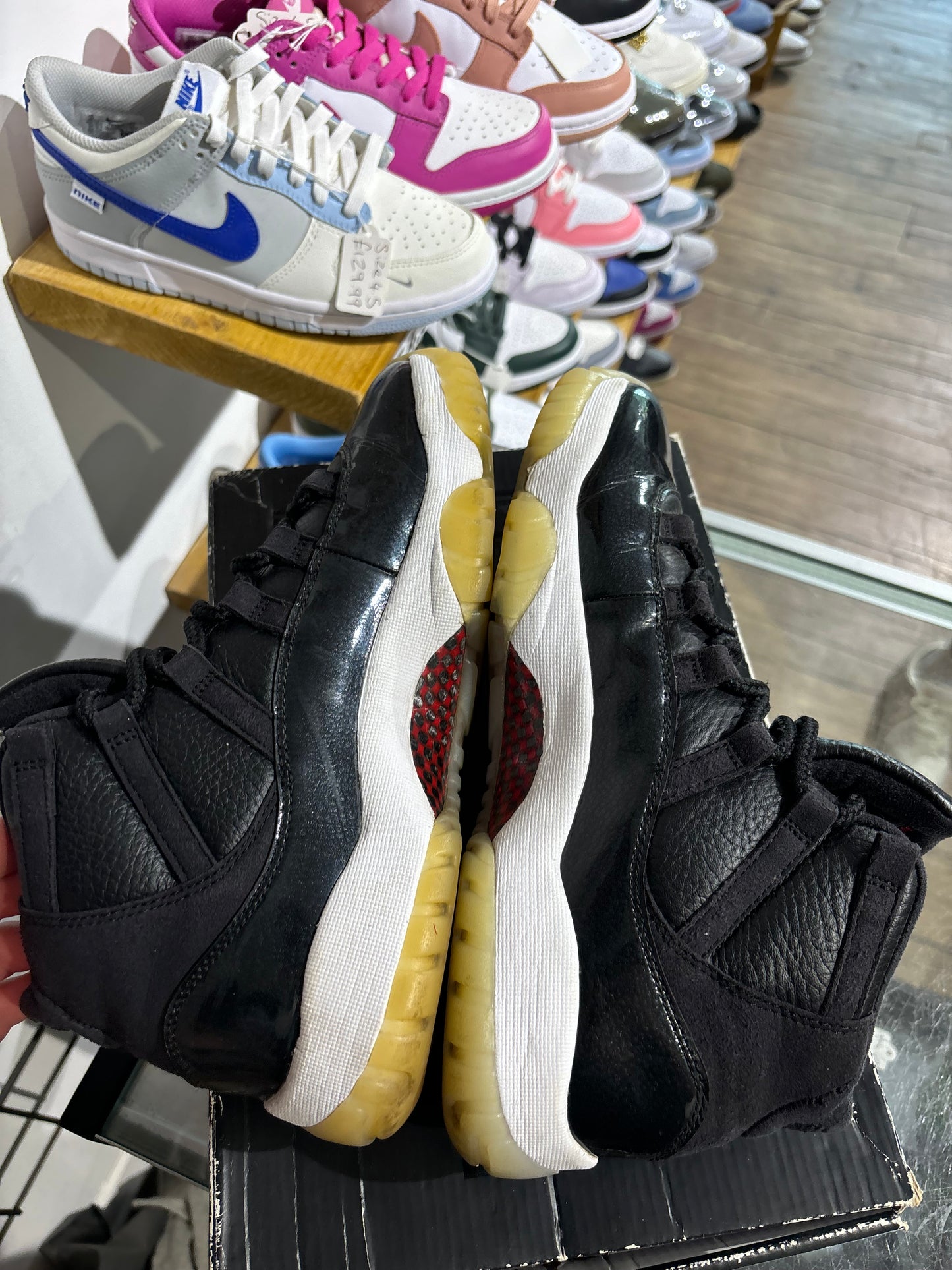 Air Jordan 11 72-10 UK 7