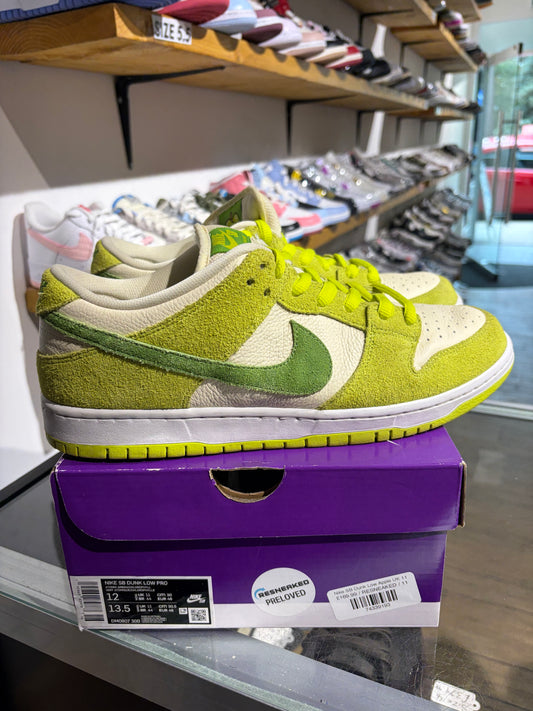Nike SB Dunk Low Apple UK 11