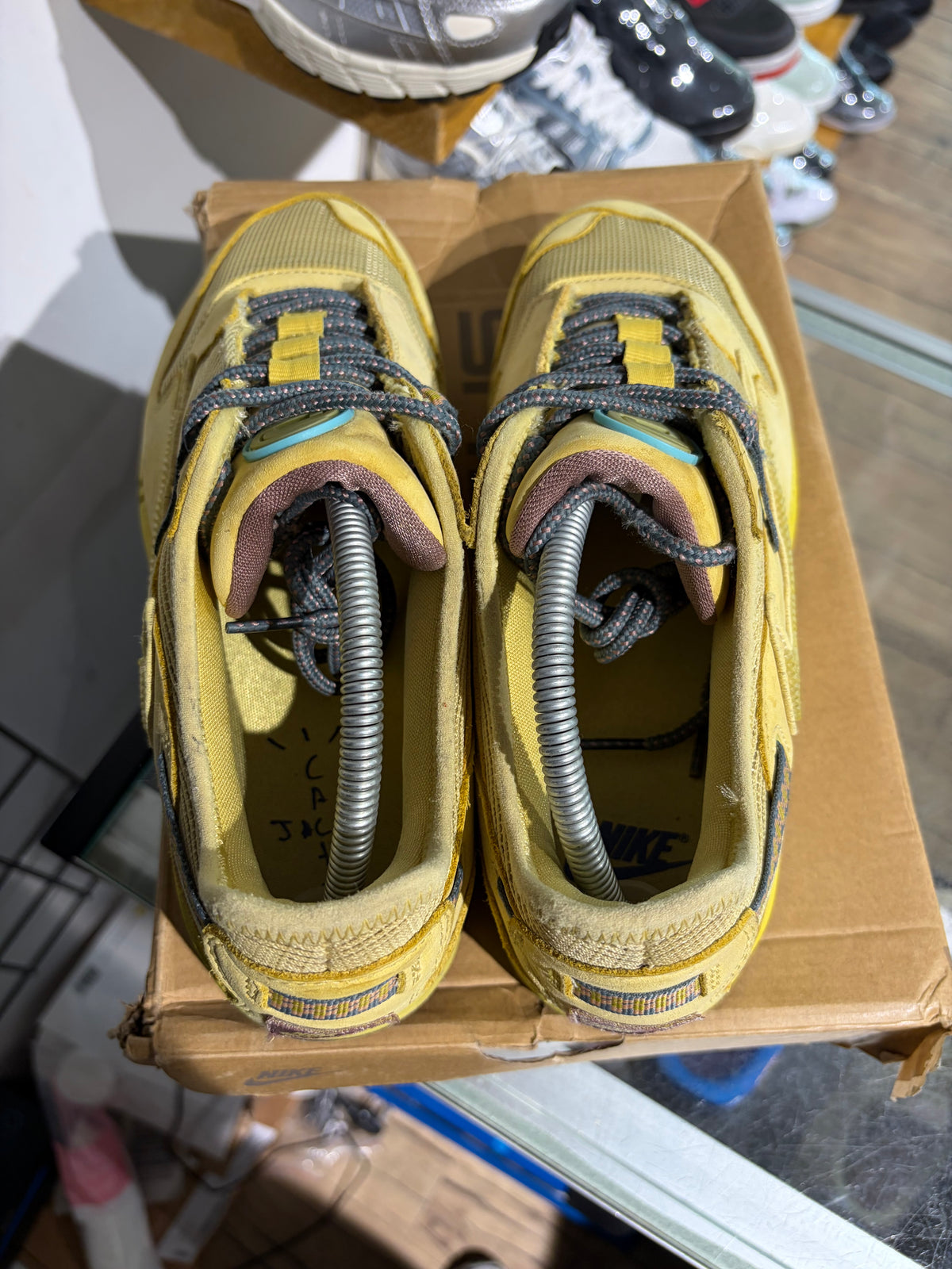 Nike AM1 Travis Scott Saturn Gold UK 8.5 #391