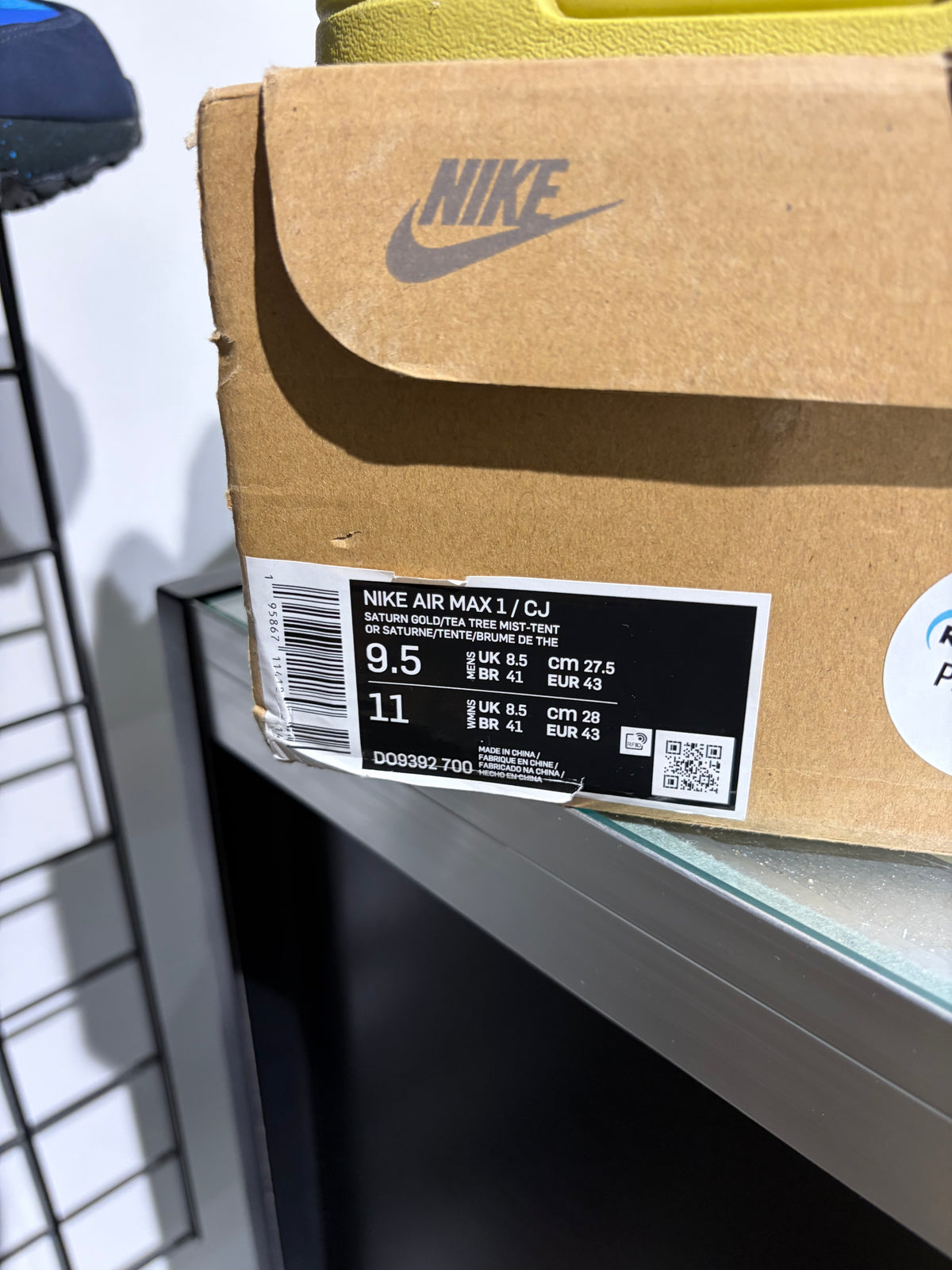 Nike AM1 Travis Scott Saturn Gold UK 8.5 #391