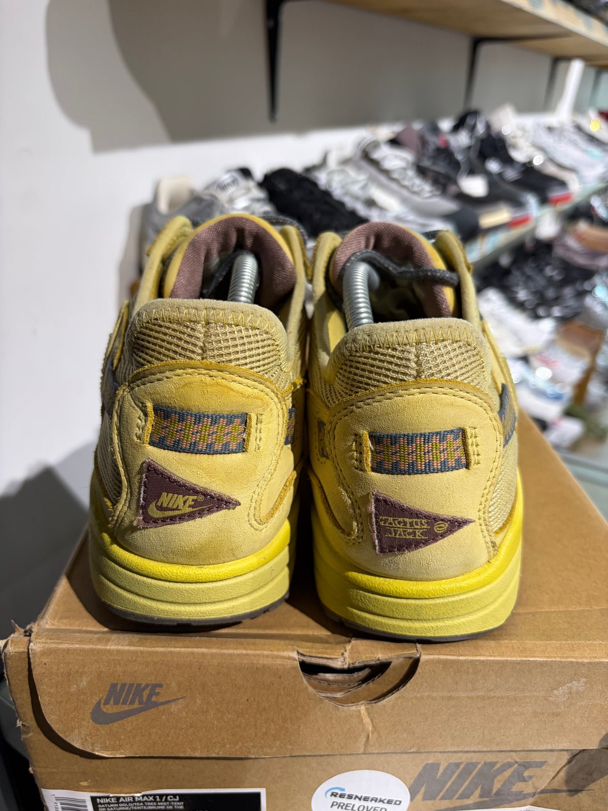Nike AM1 Travis Scott Saturn Gold UK 8.5 #391